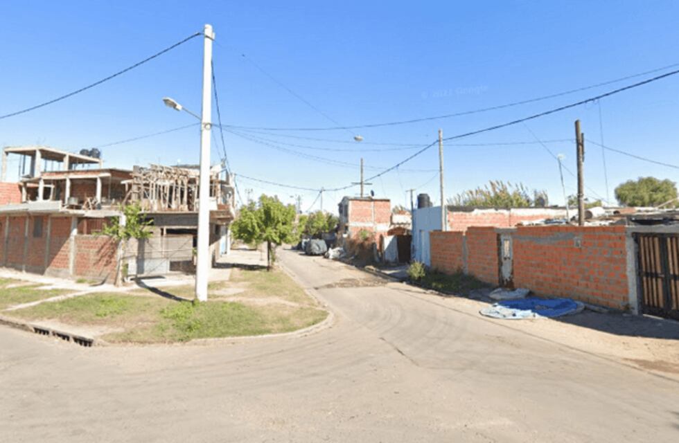 Rosario: dos mujeres asesinaron a balazos a un joven y dejaron un mensaje amenazante