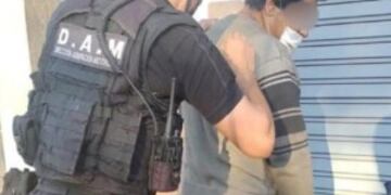 Fue sorprendido mientras sustraía cables en Posadas.