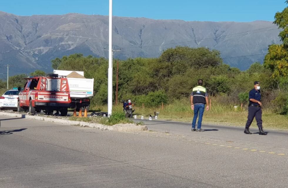 Falleció un motociclista en Merlo al impactar con un camión municipal