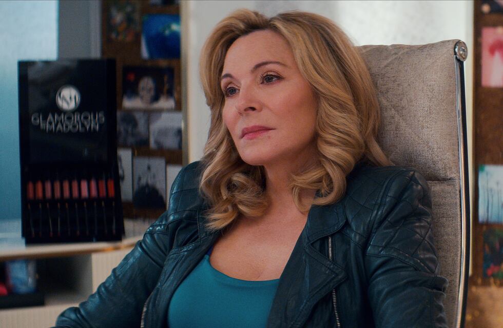 Glamorous, la serie protagonizada por Kim Cattrall que compite con el spin-off de Sex and the city
