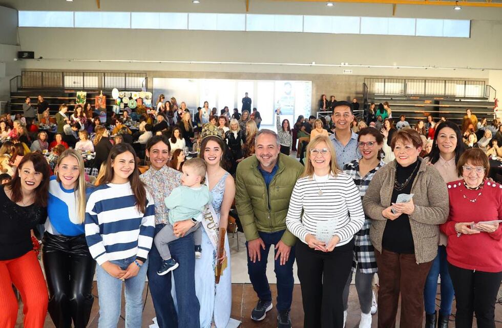 Matías Stevanato participó junto a cientos de mujeres de un tradicional evento solidario