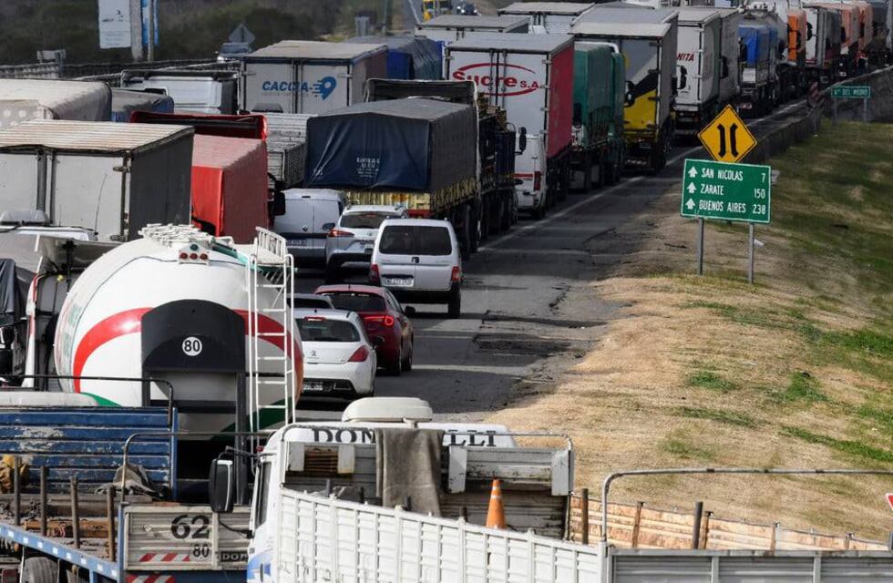 Reportan corte de tránsito en la Autopista Rosario-Buenos Aires por protesta
