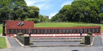 Solicitan que CABA actualice el escudo de Tierra del Fuego en el Cenotafio de Malvinas