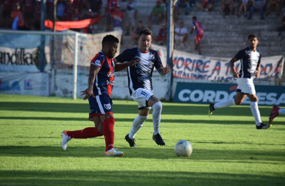 General Paz Juniors ganó en Catamarca y clasificó a cuartos de final del Regional Amateur