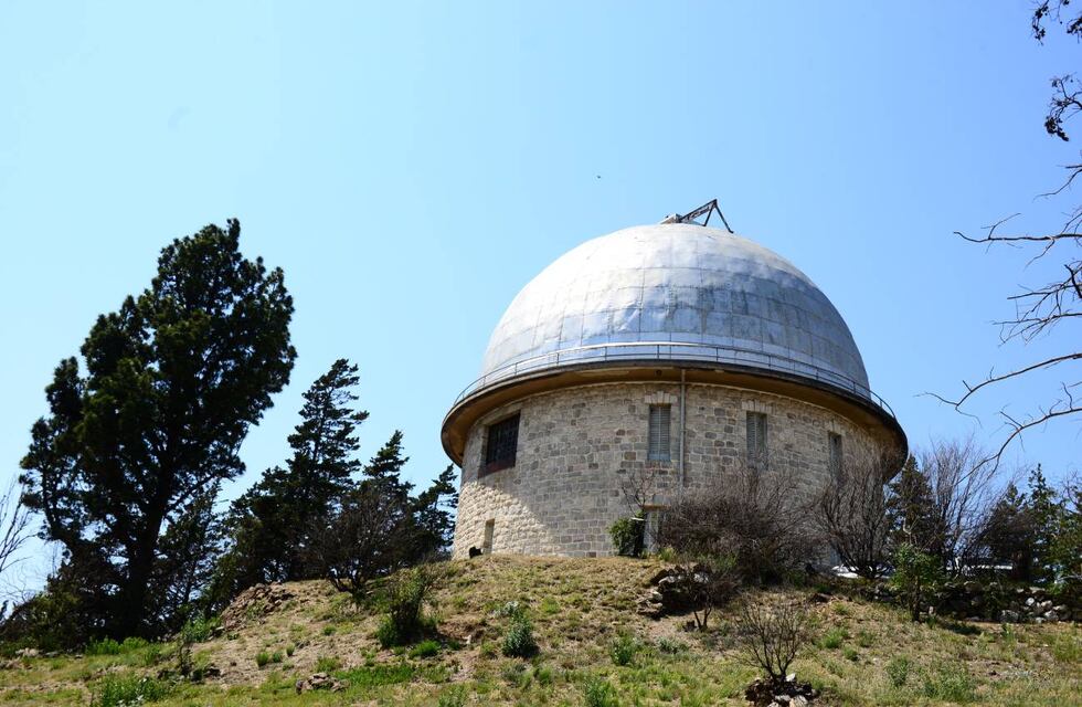 Incendios en Córdoba: contuvieron el foco en la Estación Astrofísica de Bosque Alegre
