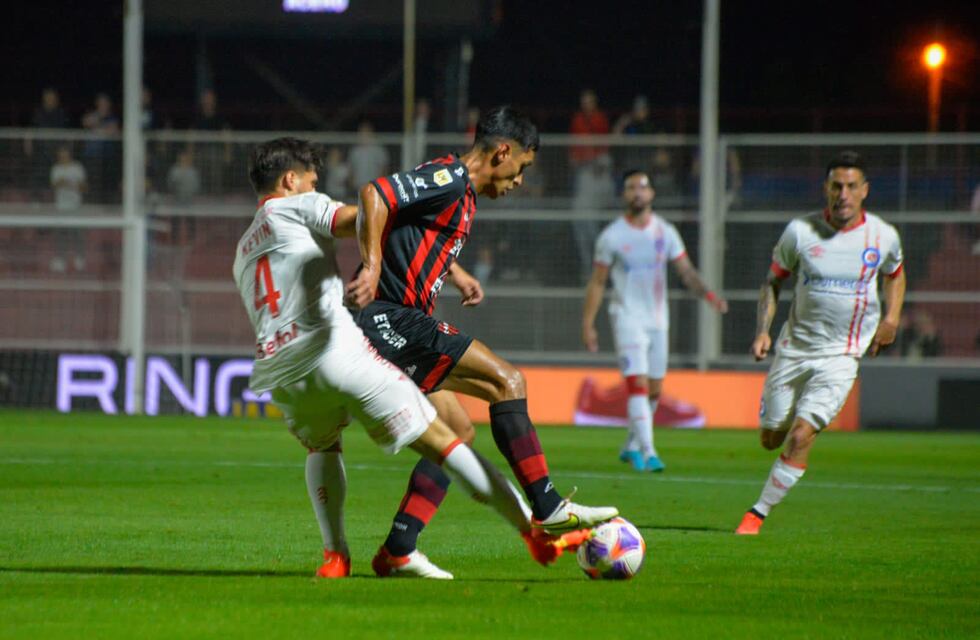 Patronato y Argentinos Juniors empataron y el “Bicho” se perdió una oportunidad de oro para acariciar el primer puesto