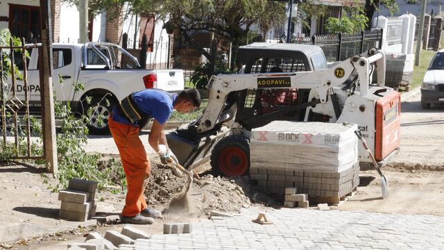 Obra de adoquinado sobre calle Nilo.