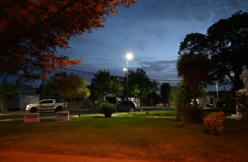 Tres Arroyos: nueva iluminación LED en la Plaza del Árbol