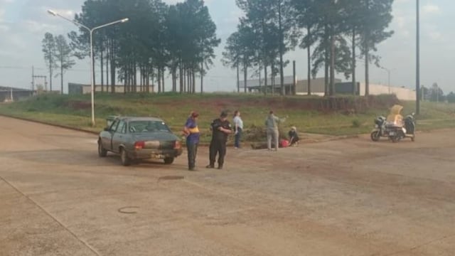 Accidente vial en Posadas dejó un saldo de un motociclista herido.