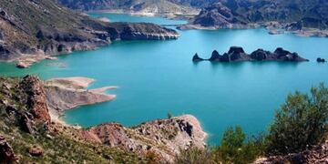 Un joven de 24 años desapareció cuando se encontraba bañándose a orillas de Lago Grande, en San Rafael, con amigos.