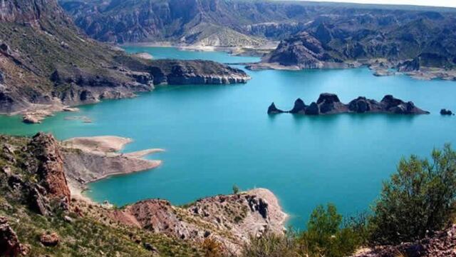 Un joven de 24 años desapareció cuando se encontraba bañándose a orillas de Lago Grande, en San Rafael, con amigos.
