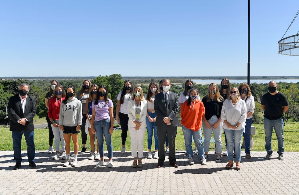 Entrerrianas preseleccionadas para la Selección Argentina de Básquet fueron reconocidas por Bordet