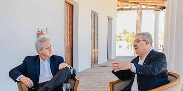 El gobernador anunció un programa de becas con residencia garantizada para estudiantes catamarqueños en la Di Tella.