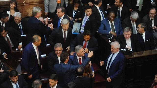 Martín Llaryora y los gobernadores presentes en la apertura de sesiones ordinarias (Federico López Claro / La Voz)