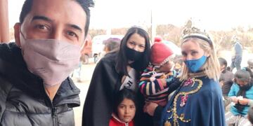 Las reinas de Maipú festejaron el día de la niñez en Barrancas.