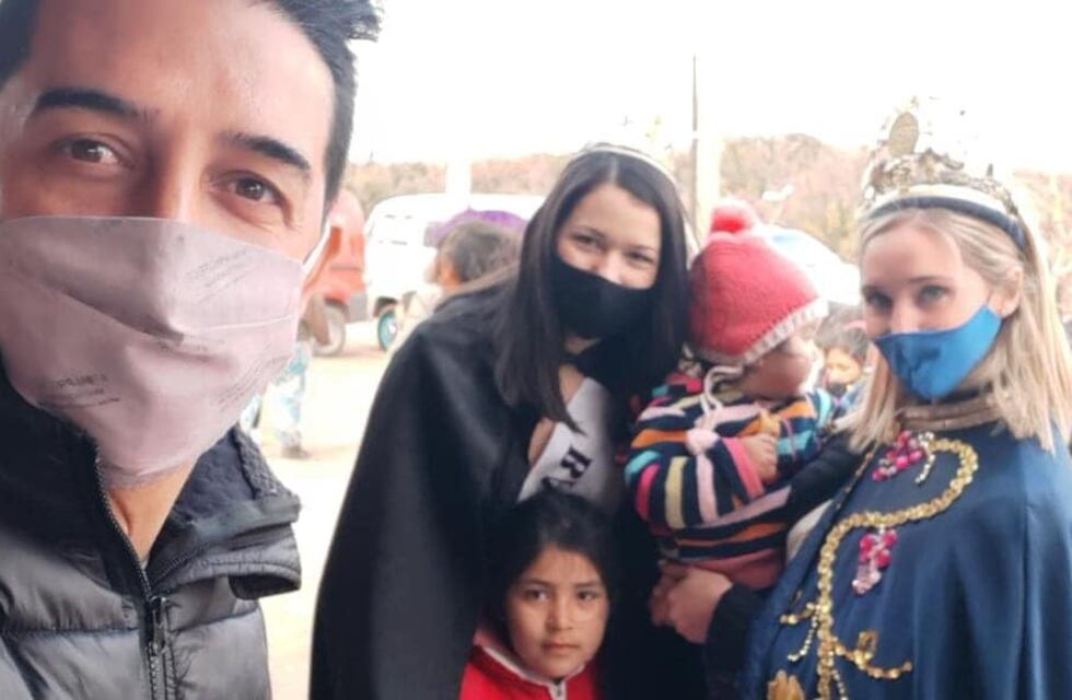 Las reinas de Maipú festejaron el día de la niñez en un merendero de Barrancas