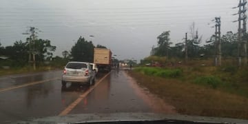 Tareferos continúan con el corte de ruta en Oberá