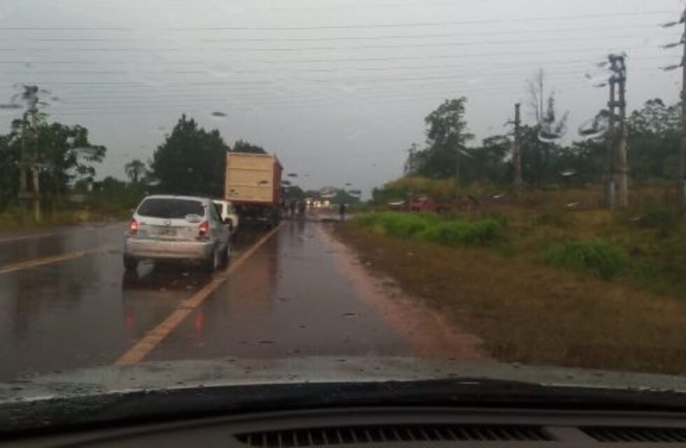 Tareferos continúan con el corte de ruta en Oberá