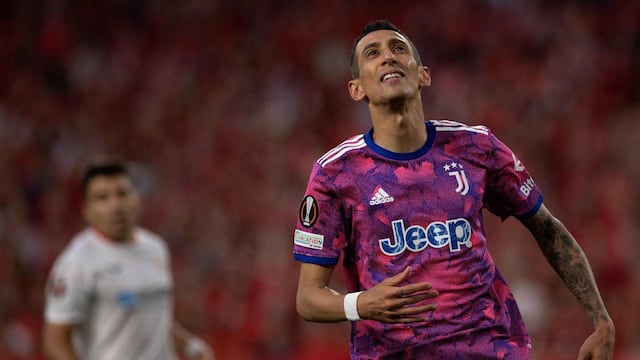 El futbolista de 35 años llegó a Italia con el pase en su poder y puede quedar libre de nuevo.
