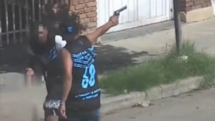 Dos barras de Belgrano se enfrentaron a los tiros en Alberdi.