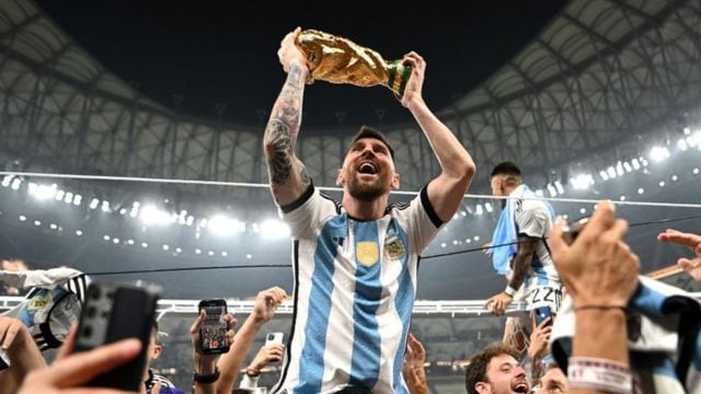 La Copa del Mundo tiene su réplica en Rosario, ciudad de Lionel Messi.