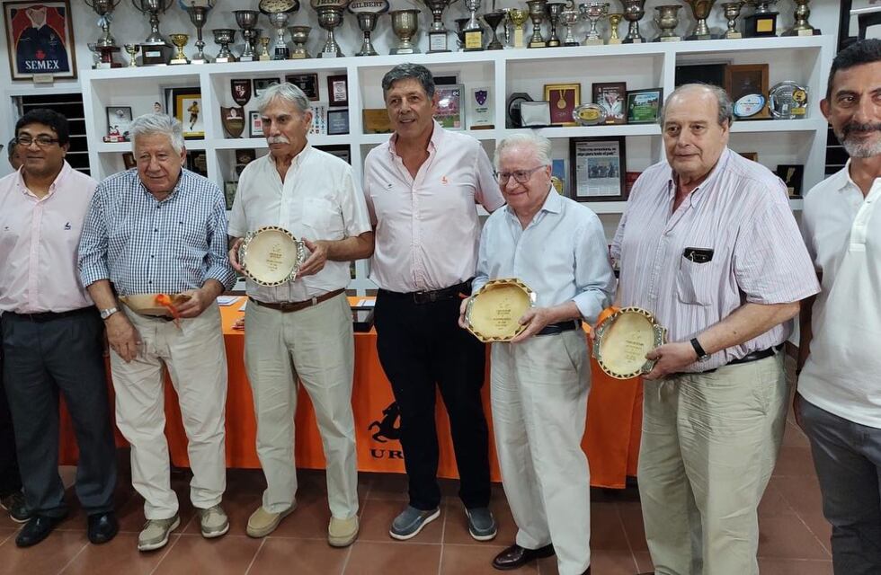 Reconocimiento a los que apoyan el rugby en los últimos 50 años
