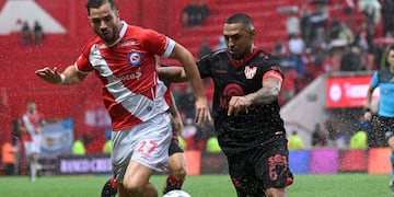 Tomás Molina, ex Talleres y goleador de Argentinos, se volverá a topar con Instituto este domingo (Fotobaires archivo).