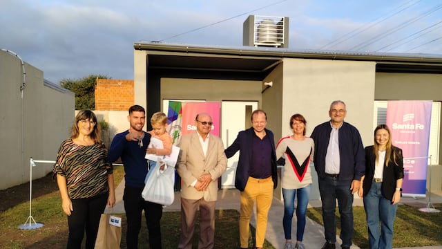 Entrega de viviendas en Tacural y Colonia Bicha