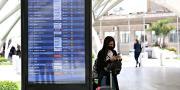 La Unión Europea quitó de la lista de "países seguros" para viajar a la Argentina debido a la creciente suba de casos de coronavirus en nuestro país.