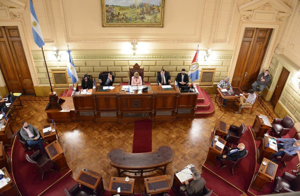 Se aprobó la ley tributaria en Santa Fe sin impuesto a servicios digitales