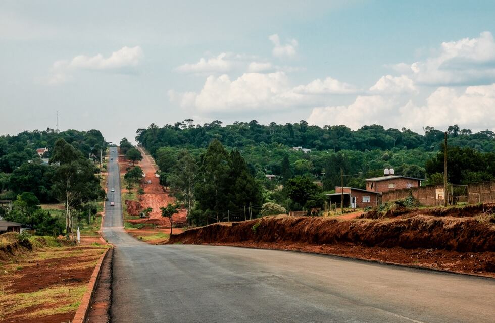 Vialidad Provincial finalizó trabajos de asfalto sobre empedrado en Oberá y Campo Ramón