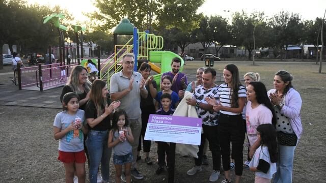 Inauguraron obras en la plaza del barrio Mora