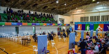 La vacunación se realizó en el Gimnasio 2.