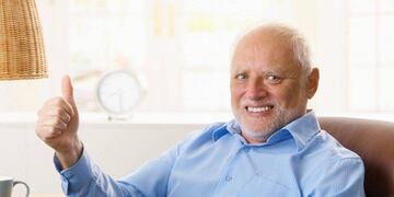 Qué fue de la vida de András Arató, del meme “Hide the Pain Harold”