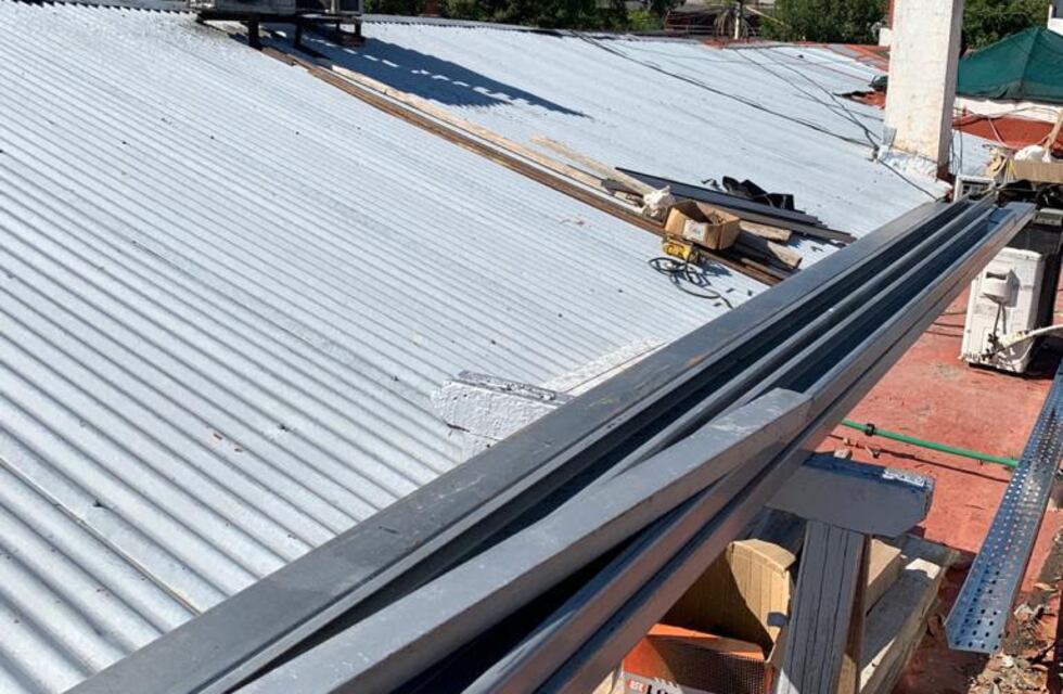 Iniciaron los trabajos de reparación en los techos del Hospital Sayago