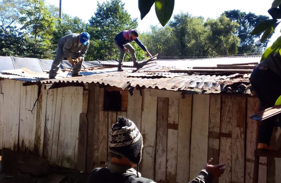 Llevan adelante el Programa Techo Digno en Puerto Iguazú