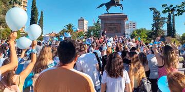 La concentración en la Plaza San Martín de Santa Rosa (Plan B Noticias)