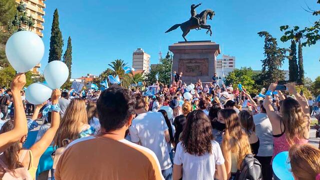 La concentración en la Plaza San Martín de Santa Rosa (Plan B Noticias)