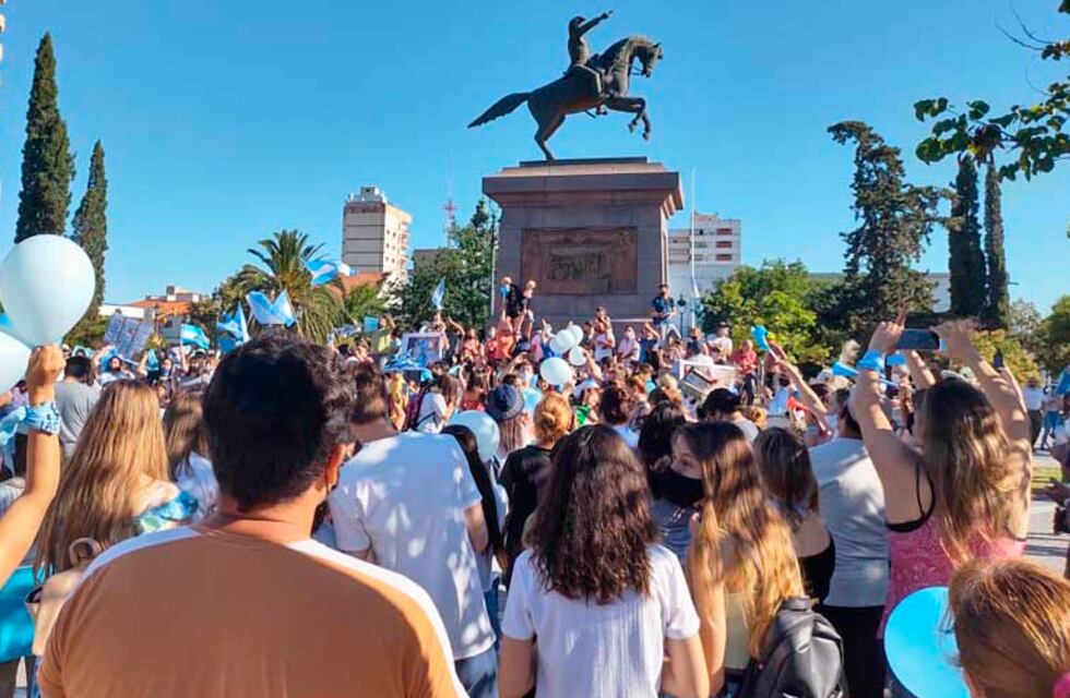 Los celestes se manifestaron en ciudades pampeanas contra el aborto