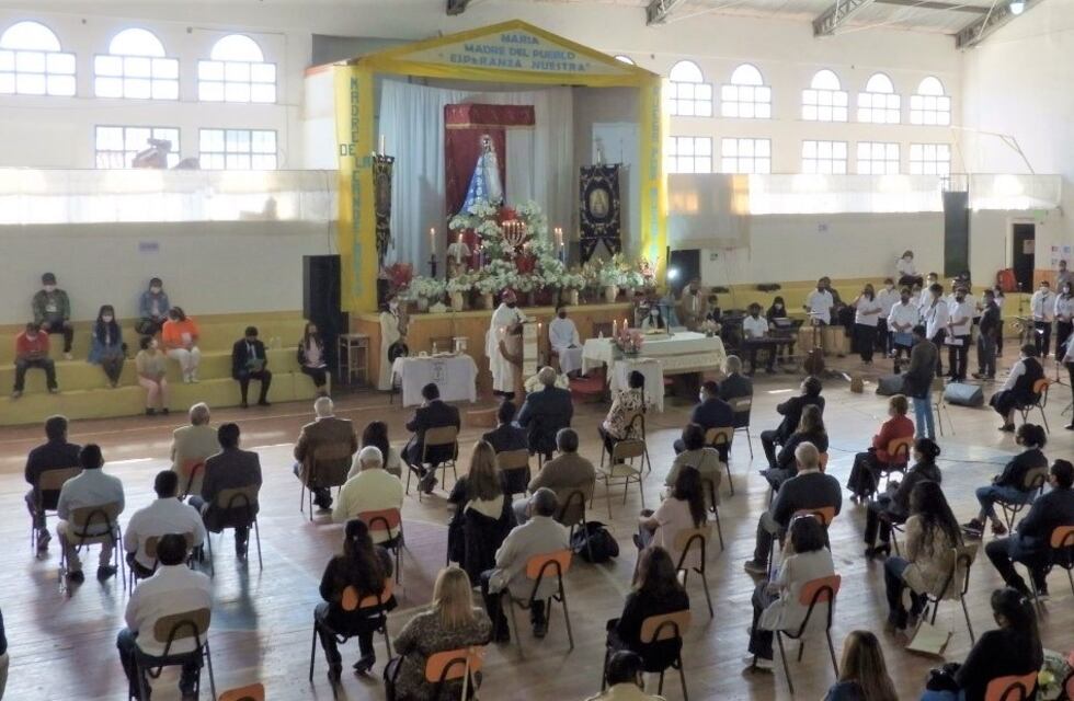 Humahuaca oró por que la Virgen de la Candelaria ilumine a los jujeños