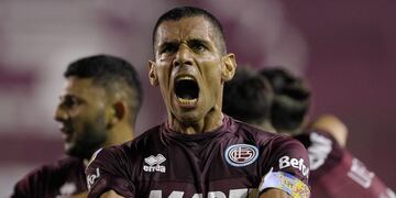 José Sand podría estar jugando su último partido frente al público de Lanús. (Fotobaires)