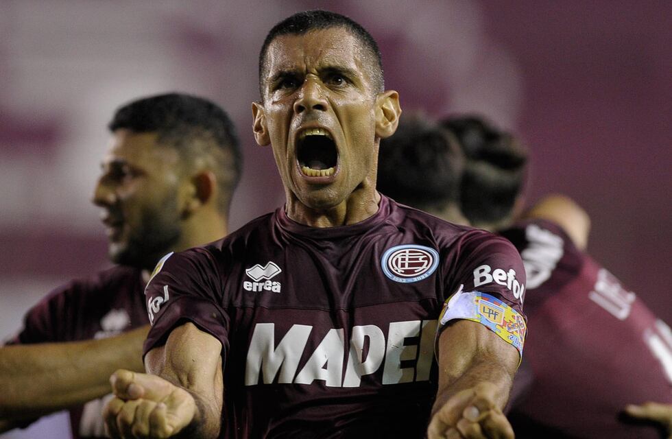 ¿Se queda? El homenaje a José Sand en medio del partido ante Racing por la Liga Profesional