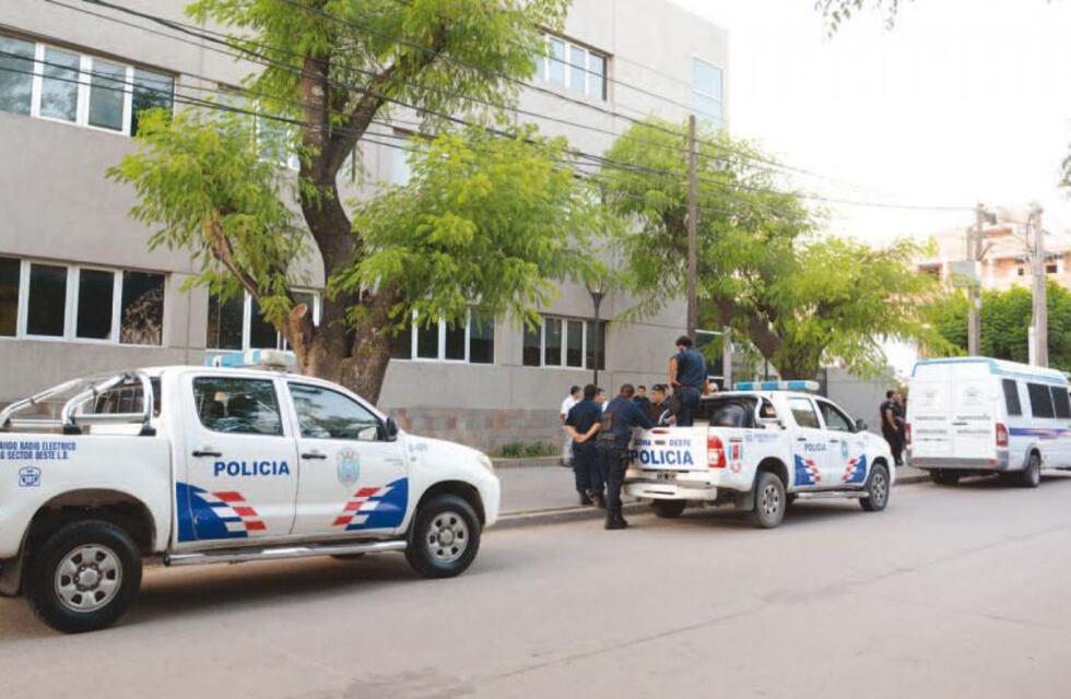 Detuvieron a cuatro policías por ayudar a un preso a fugarse en los festejos de Año Nuevo