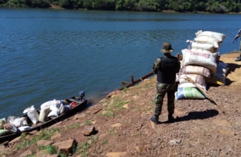 Prefectura Naval Argentina secuestró cargamento de soja ilegal en El Soberbio