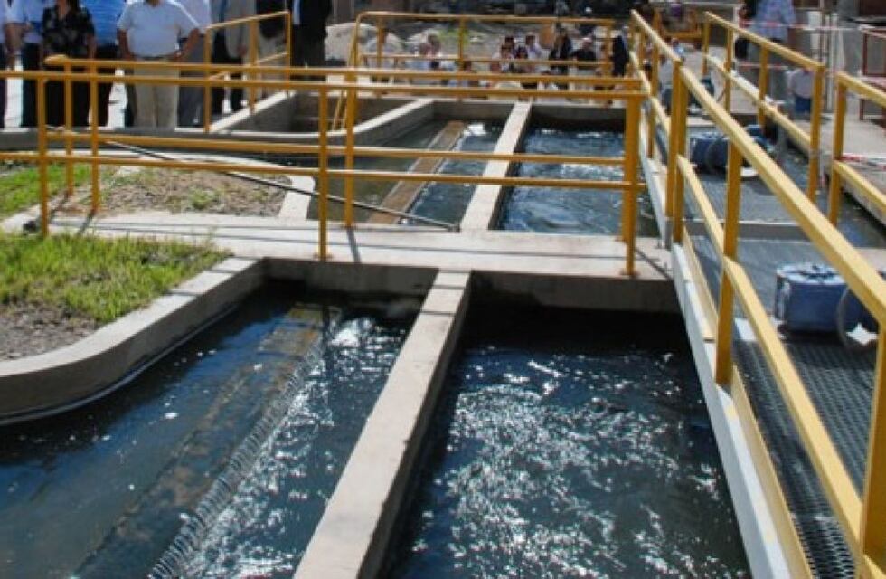 Cerraron compuertas en la planta Suquía por cenizas en el río