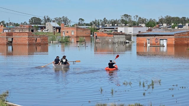 Milei recortó la ayuda a los afectados por las inundaciones.