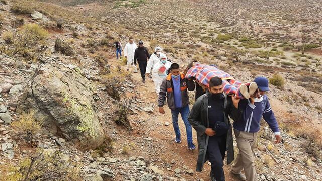 La joven fue trasladada a pie por un tramo de una hora y está internada, al parecer ilesa.