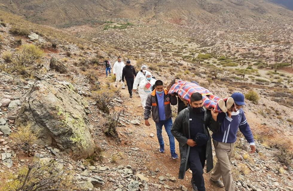 La alcanzó un rayo en medio de los cerros y la resucitó su padre