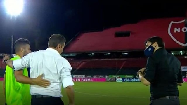 "¿A quién le ganaste'", le dijo Kudelka al Cacique Medina. "Sos bobo", le respondió el DT Albiazul.