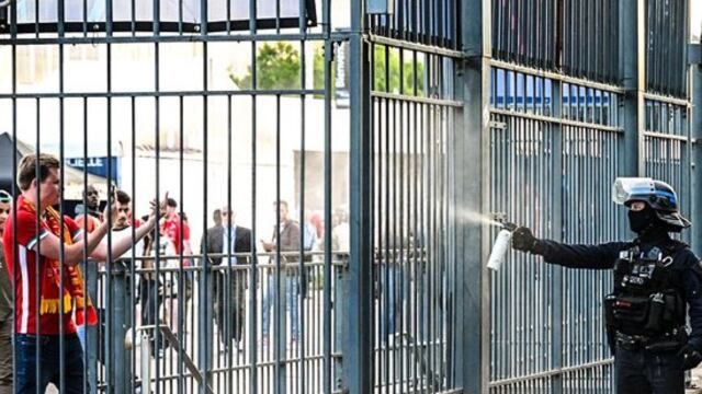 Hinchas del Liverpool provocaron incidentes en la previa del partido.